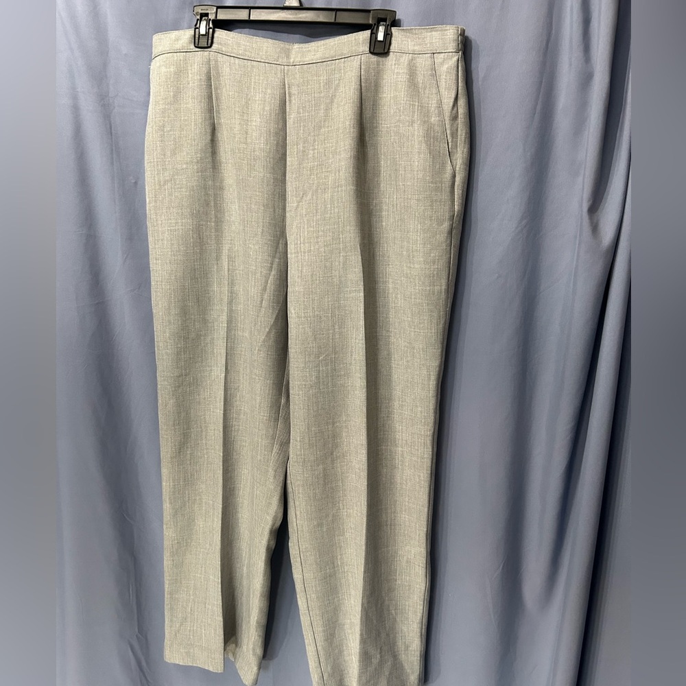 Alfred Dunner size 18W slacks with pockets.